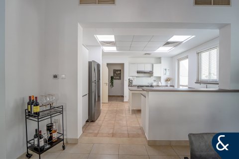 Villa till försäljning i Dubai Sports City, Dubai, UAE 5 sovrum, 446 kvm Nr. 670813 - fotografi 8