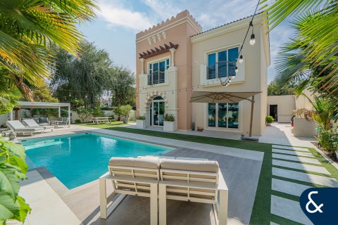 Villa till försäljning i Dubai Sports City, Dubai, UAE 5 sovrum, 446 kvm Nr. 670813 - fotografi 1