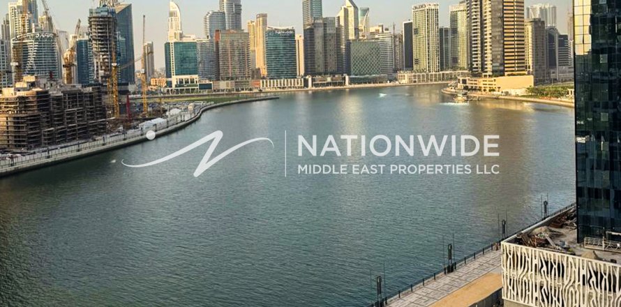 Apartment in Dubai, UAE 56 sq.m. № 628678