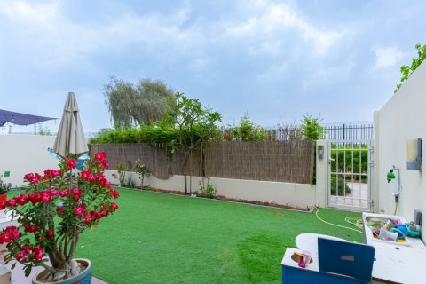 Villa in affitto a Dubai Hills Estate, Dubai, EAU 4 camere da letto, 270 mq. № 694675 - foto 2