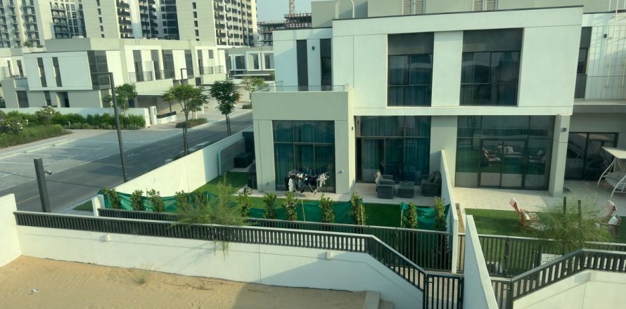 Shtëpi në qytet në Al Furjan, Dubai, Emiratet e Bashkuara Arabe 4 dhoma gjumi, 384.9 m2. № 645811