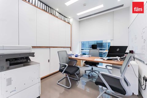 Office til salg i Business Bay, Dubai, UAE 181.7 kvm № 645809 - foto 24