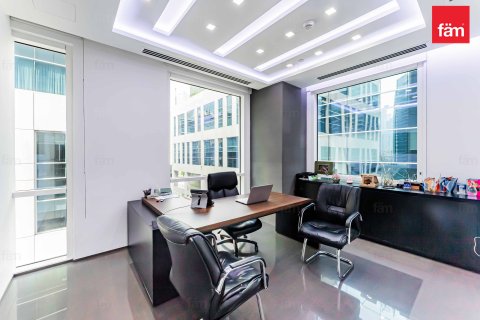 Office til salg i Business Bay, Dubai, UAE 181.7 kvm № 645809 - foto 21