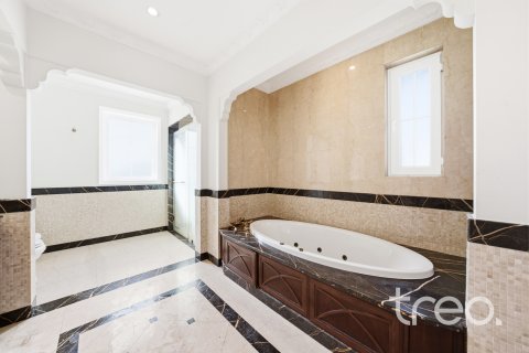 Villa till försäljning i Arabian Ranches, Dubai, UAE 5 sovrum, 664.44 kvm Nr. 733024 - fotografi 19