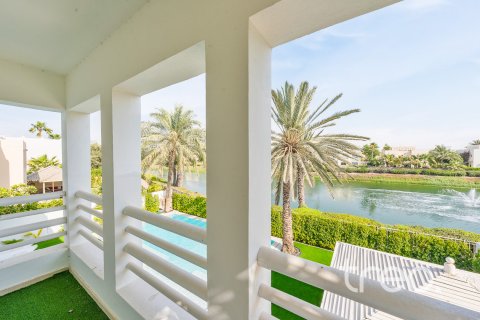 Müüa villa asukohaga Meadows, Dubai, AÜE: 4 magamistoaga, 440.55 m² Nr 733022 - pilt 6