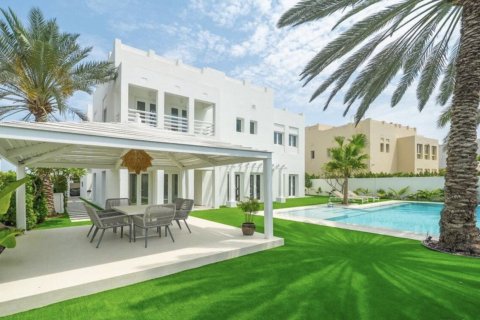 ویلا برای فروش در  Meadows، Dubai، امارات متحده عربی  4 خوابه ، 440.55 متر مربع ، شماره 733022 - تصویر 3