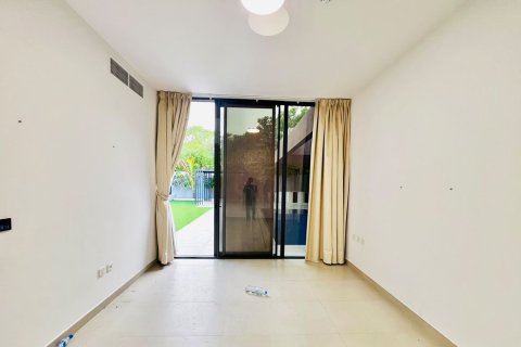 Vila v Tilal City, Sharjah, SAE 5 ložnice, 678.56 m² Č.: 764278 - fotografie 8