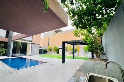 Vila v Tilal City, Sharjah, SAE 5 ložnice, 678.56 m² Č.: 764278 - fotografie 6