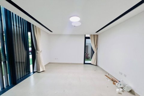 Vila v Tilal City, Sharjah, SAE 5 ložnice, 678.56 m² Č.: 764278 - fotografie 11
