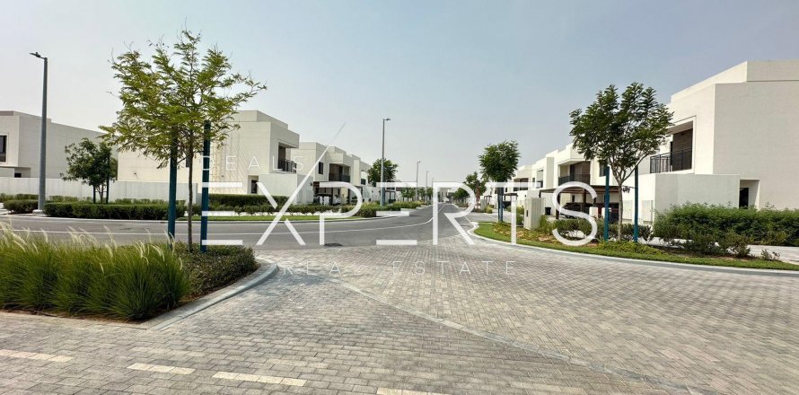 Řadový dům na Yas Island, Abu Dhabi, SAE 3 ložnice, 168.7 m² Č.: 579460