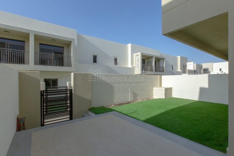 Townhouse til salg i Town Square, Dubai, UAE 3 soveværelser, 188 kvm № 707925 - foto 1