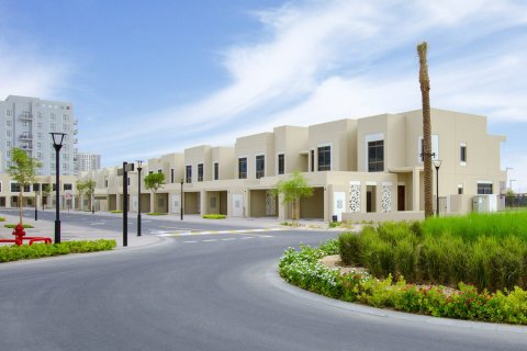 Villetta a schiera in affitto a Town Square, Dubai, EAU 3 camere da letto, 196 mq. № 707923 - foto 1
