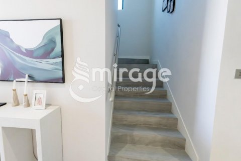 Villa sa Yas Island, Abu Dhabi, UAE 4 silid-tulugan, 367.7 sq.m. № 574138 - larawan 2