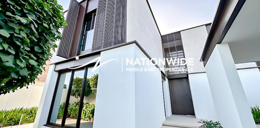 Villa a Abu Dhabi, EAU 5 camere da letto, 504 mq. № 659796