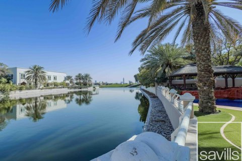 Villa i Emirates Hills, Dubai, UAE 7 soveværelser, 1692.69 kvm № 747176