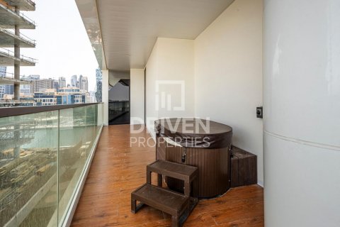 Apartment in Business Bay, Dubai, UAE 2 bedrooms, 226 sq.m. № 601840 - photo 9
