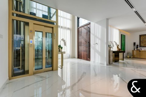 Villa in Al Barari, Dubai, UAE 6 bedrooms, 1238 sq.m. № 667090 - photo 7