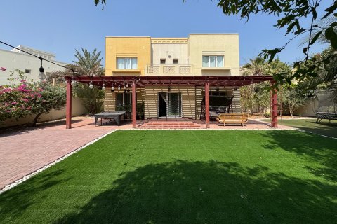 Villa asukohaga Meadows, Dubai, AÜE: 5 magamistoaga, 788.94 m² Nr 759881