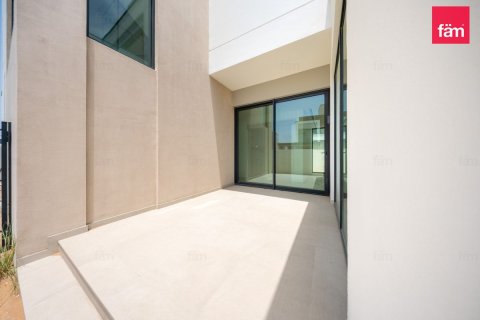 Villa in Dubai, UAE 4 bedrooms, 428.6 sq.m. № 710175 - photo 4