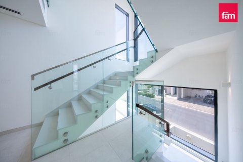 Villa in Dubai, UAE 4 bedrooms, 428.6 sq.m. № 710175 - photo 8