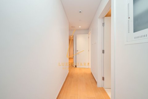 Apartment in Jumeirah, Dubai, UAE 2 bedrooms, 118 sq.m. № 713264 - photo 17