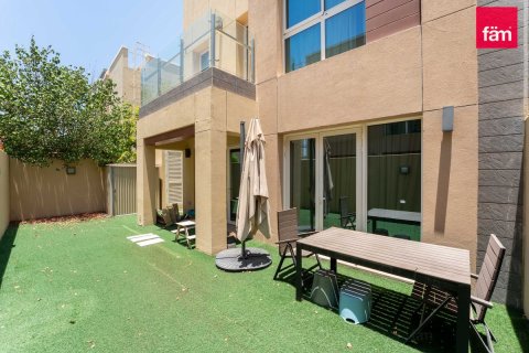 Villa in Al Barsha, Dubai, UAE 3 bedrooms, 232.4 sq.m. № 710196