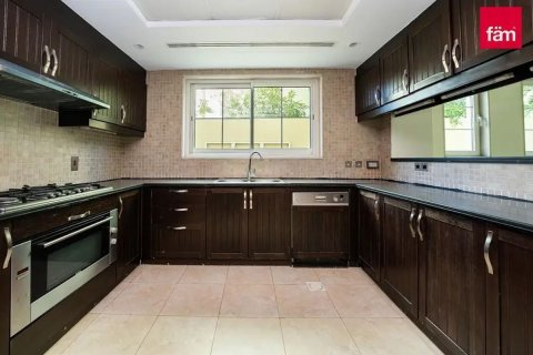 Vilë në Jumeirah Park, Dubai, Emiratet e Bashkuara Arabe 4 dhoma gjumi, 524.9 m2. № 710198
