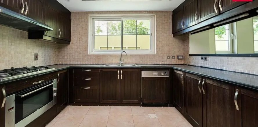 Jumeirah Park, Dubai, UAE의 빌라 침실 4개, 524.9제곱미터 번호 710198