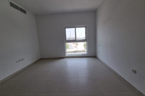 Villa in Dubai Land, Dubai, UAE 4 bedrooms, 230 sq.m. № 717776 - photo 7