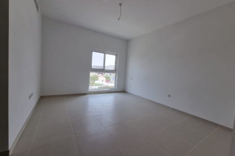 Villa in Dubai Land, Dubai, UAE 4 bedrooms, 230 sq.m. № 717776 - photo 5