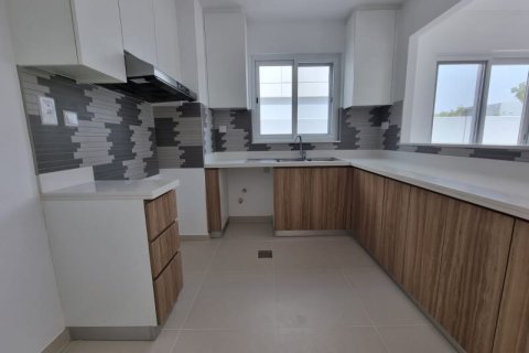 Villa in Dubai Land, Dubai, UAE 4 bedrooms, 230 sq.m. № 717776 - photo 2