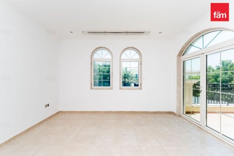 Зняти в оренду віллу в Jumeirah Park, Дубай, ОАЕ 3 спальні, 700м2, № 732853 - фото 9