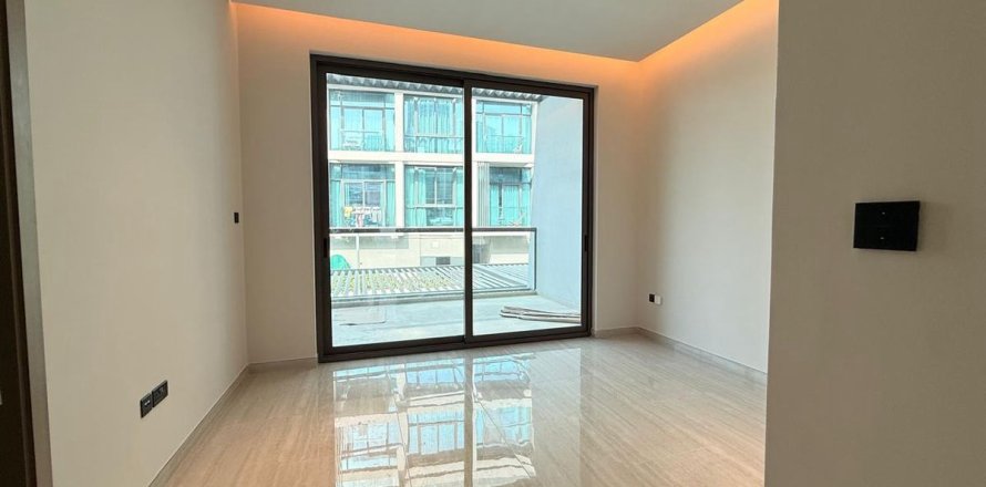 Shtëpi në qytet në Dubai, Emiratet e Bashkuara Arabe 4 dhoma gjumi, 156 m2. № 732854