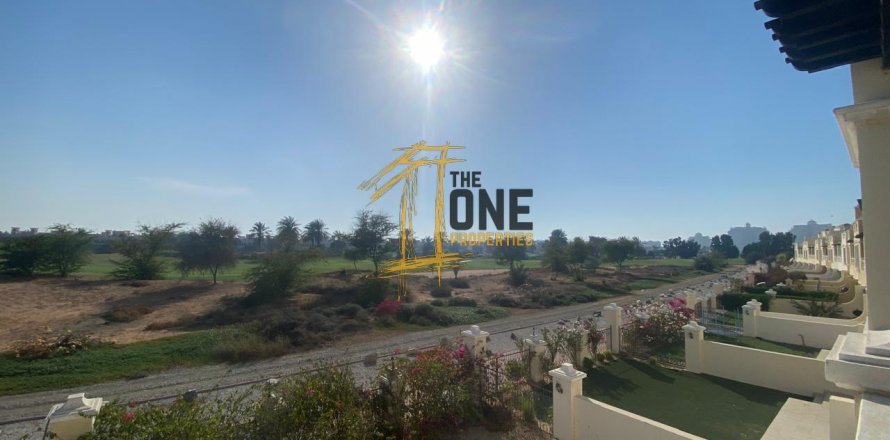 Villa in Al Hamra Village, Ras Al Khaimah, VAE: 4 Schlafzimmer, 256 m2 Nr. 578329