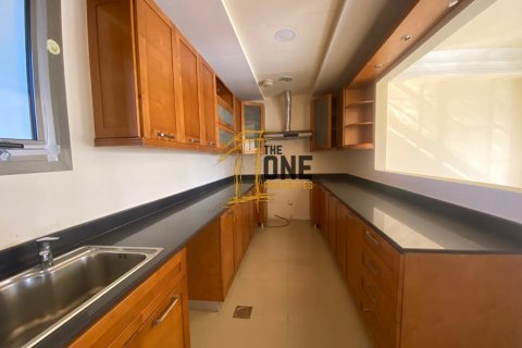 Villa zum Verkauf in Al Hamra Village, Ras Al Khaimah, VAE 4 Schlafzimmer, 256 m2 Nr. 578329 - Foto 2