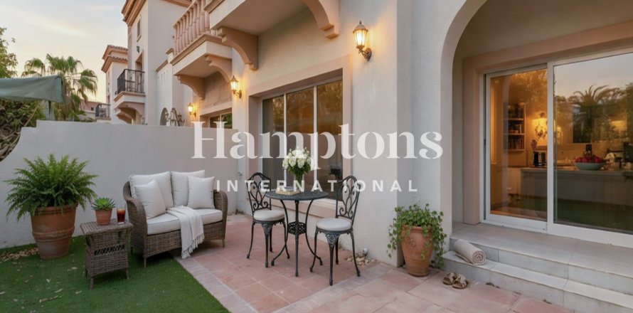 Maison de ville à Jumeirah Golf Estates, Dubai, EAU: 3 chambres, 264.959 m2 № 701093