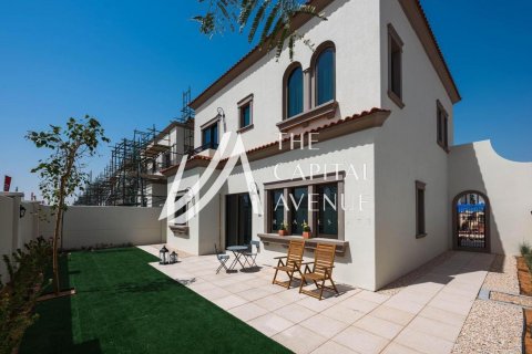Townhouse in Khalifa City, Abu Dhabi, UAE 3 bedrooms, 172 sq.m. № 605022 - photo 1