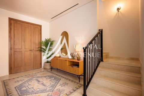 Townhouse in Khalifa City, Abu Dhabi, UAE 3 bedrooms, 172 sq.m. № 605022 - photo 5