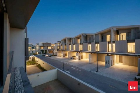 Dubai, संयुक्त अरब अमीरात में टाउनहाउस, 3 बेडरूम, 300 वर्ग मीटर, संख्या 702475 - फ़ोटो 3