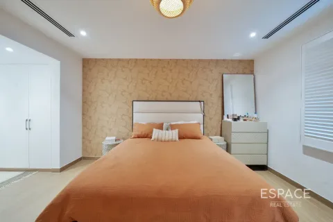 Vilë në Jumeirah Park, Dubai, Emiratet e Bashkuara Arabe 4 dhoma gjumi, 307 m2. № 737900 - Foto 13