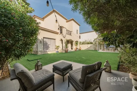 Villa til salg i Arabian Ranches, Dubai, UAE 5 soveværelser, 342 kvm № 737898 - foto 1