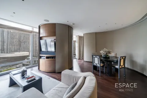 Apartment in ARMANI RESIDENCES in Burj Khalifa, Dubai, UAE 1 bedroom, 98 sq.m. № 650367 - photo 1