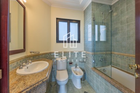Villa in Palm Jumeirah, Dubai, UAE 5 bedrooms, 657 sq.m. № 760013 - photo 12