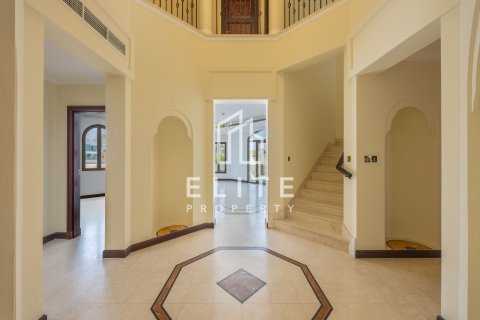 Villa in Palm Jumeirah, Dubai, UAE 5 bedrooms, 657 sq.m. № 760013 - photo 6