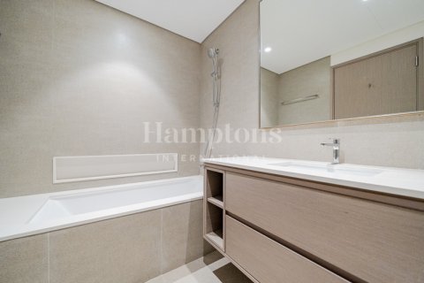 Apartment in Palm Jumeirah, Dubai, UAE 2 bedrooms, 134.52354400 sq.m. № 595734 - photo 12