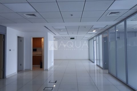 Office in Jumeirah Lake Towers, Dubai, UAE 177.5 sq.m. № 619598 - photo 1