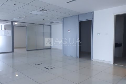 Office in Jumeirah Lake Towers, Dubai, UAE 177.5 sq.m. № 619598 - photo 7