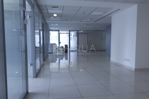 Office in Jumeirah Lake Towers, Dubai, UAE 177.5 sq.m. № 619598 - photo 3