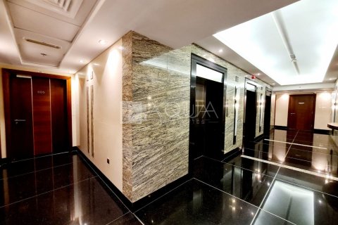 Office in Jumeirah Lake Towers, Dubai, UAE 177.5 sq.m. № 619598 - photo 9