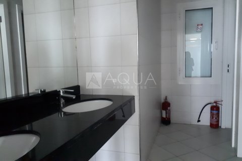 Office in Jumeirah Lake Towers, Dubai, UAE 177.5 sq.m. № 619598 - photo 8